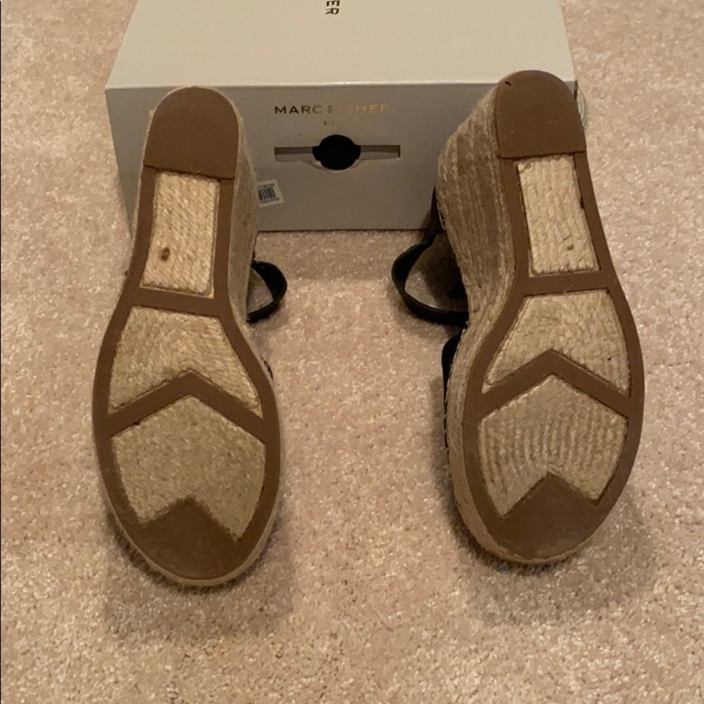 Barely worn Marc Fisher sandal